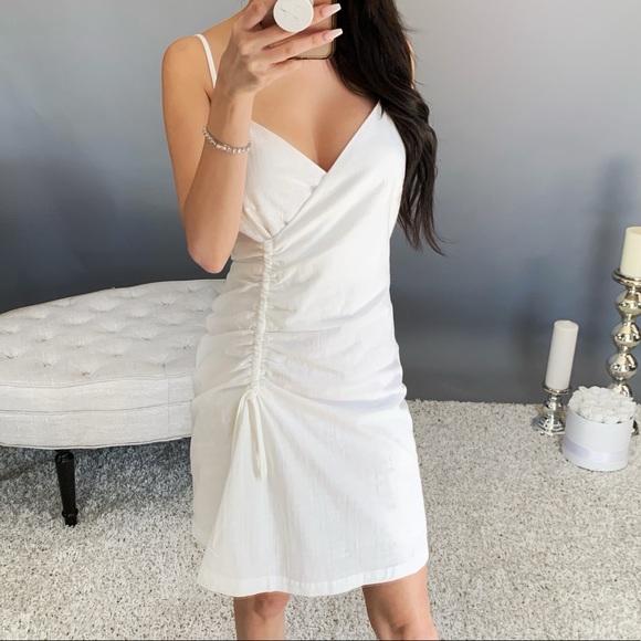 SUNDAYS in White - Picture 3 of 4